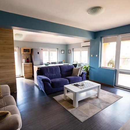 "Life Is Easy Apt" Varna Exterior photo